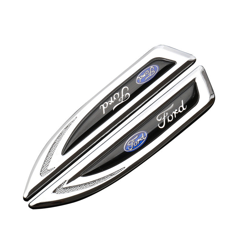 Univerzális autómatrica logóval, fém, személyre szabott (2 db)