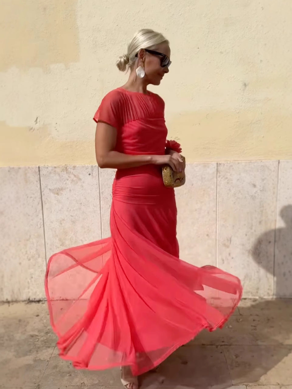 Női lezser sifon ruha kerek nyakkal és varrással