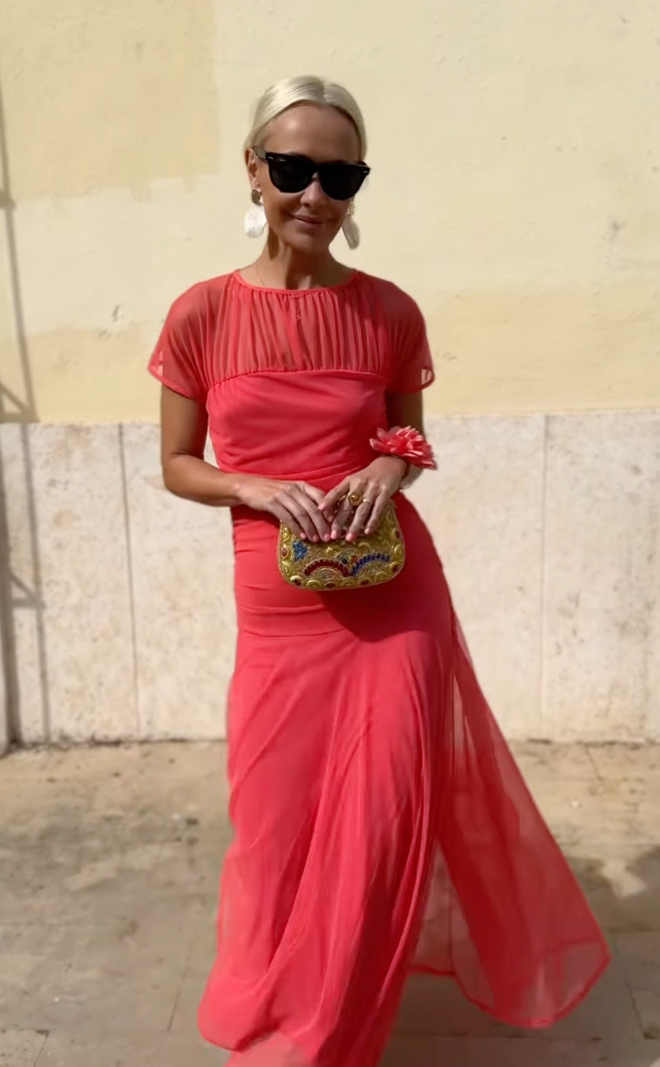 Női lezser sifon ruha kerek nyakkal és varrással