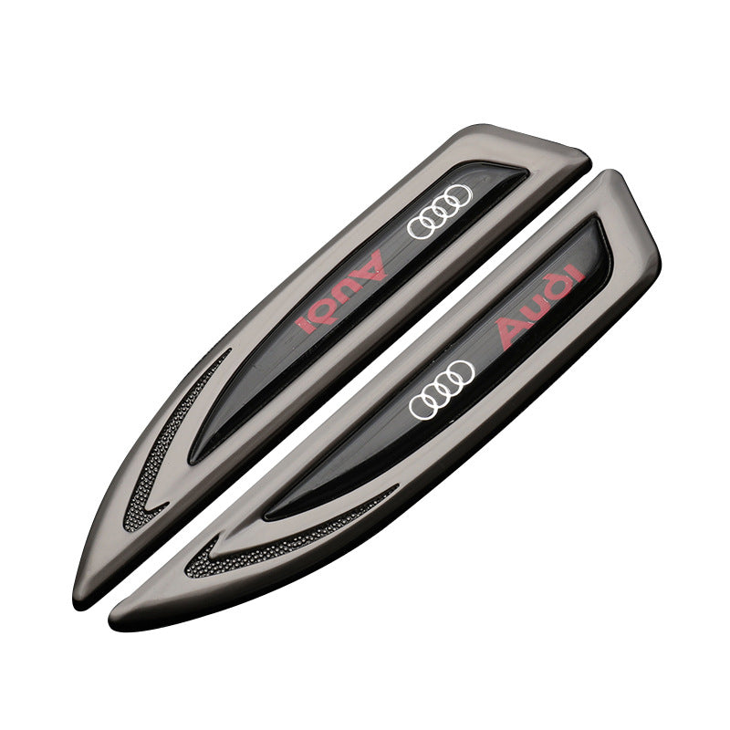 Univerzális autómatrica logóval, fém, személyre szabott (2 db)