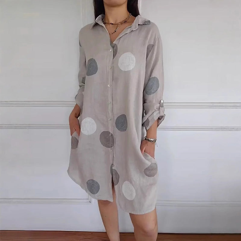 Nagy méretű ingruha zsebekkel és pöttyös nyomattal